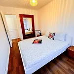 Paris View Direct Access 10 People شقة كوربوفوا