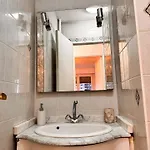 Paris View Direct Access 10 People شقة كوربوفوا