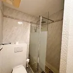 Paris View Direct Access 10 People شقة