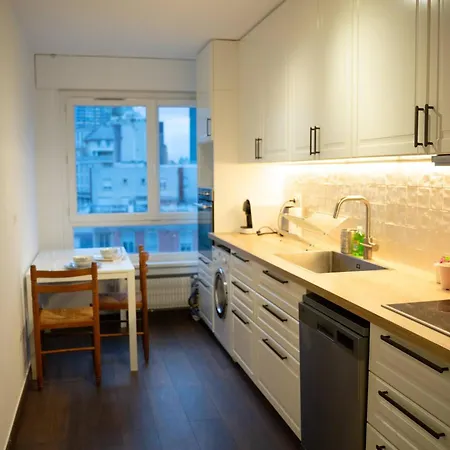Paris View Direct Access 10 People Apartman Courbevoie