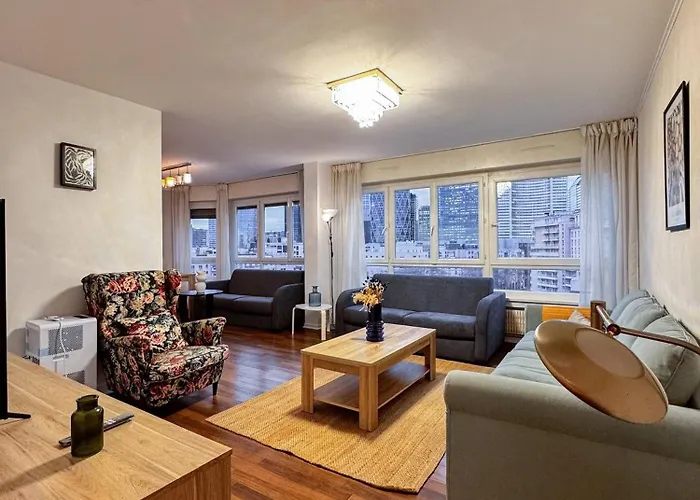 Paris View Direct Access 10 People Courbevoie